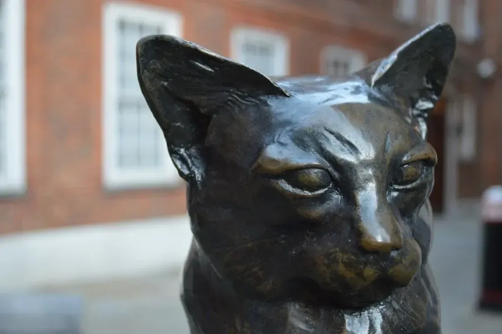 Follow our cat sculpture trail around London to see some cute feline statues you may not have known about.