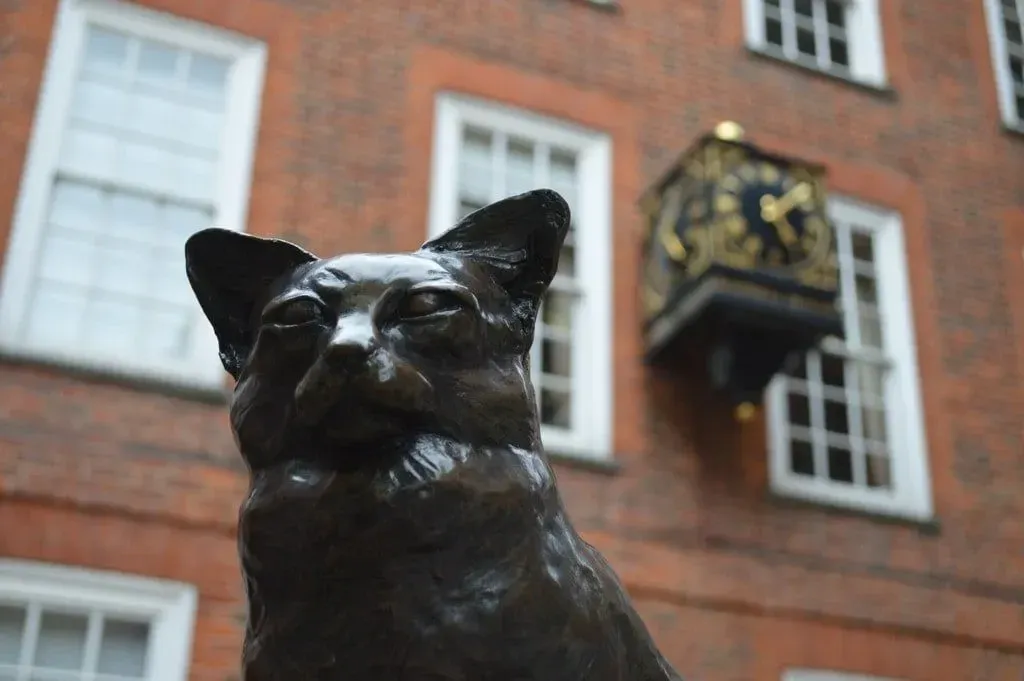 See if you can find Hodge the Lexicographical Cat on the cat trail of London.