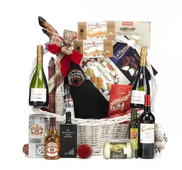 Best Family Christmas Hampers That Will Make Great Gifts.
