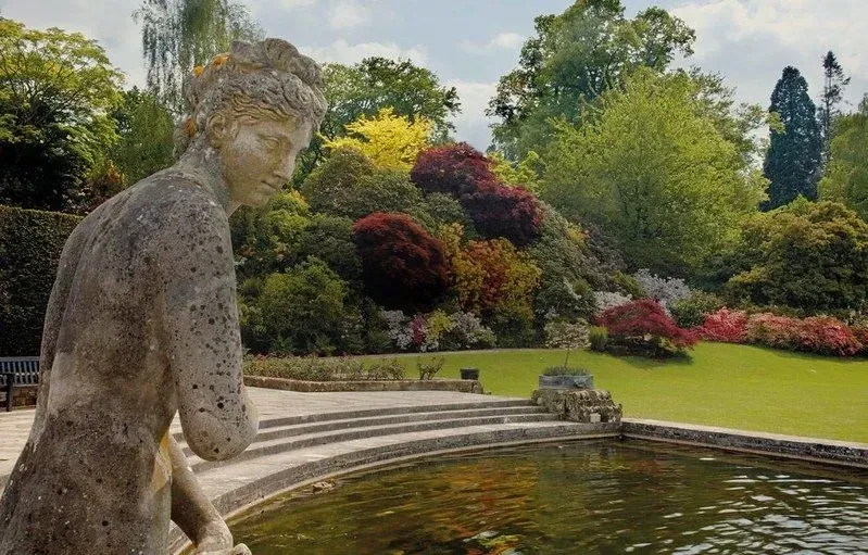 Statue in the grounds of Hever Castle gardens.