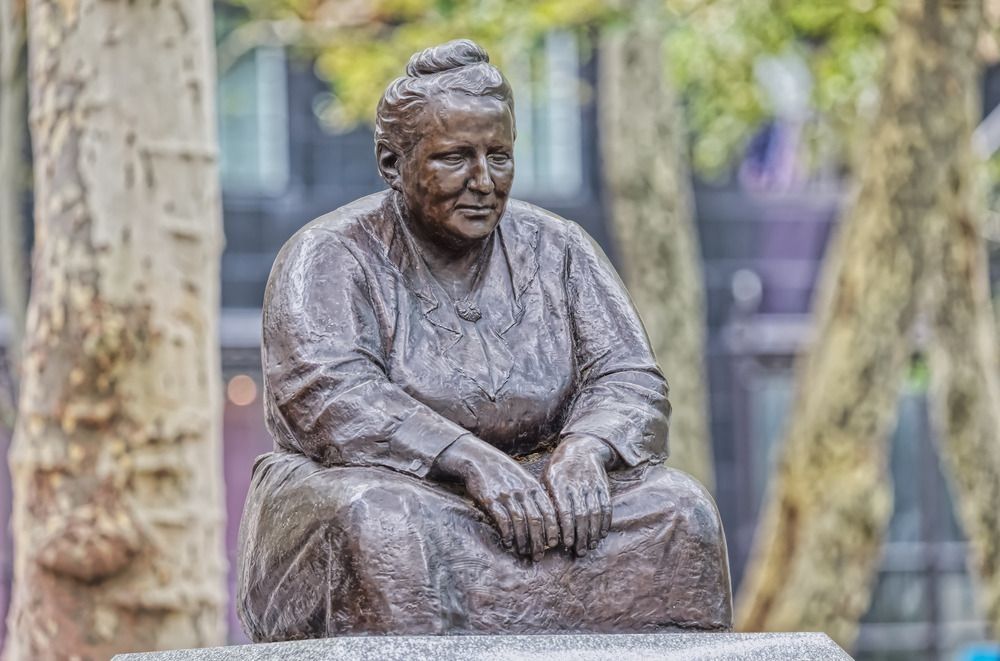 Statue honors the trailblazing American author and arts patron Gertrude Stein.