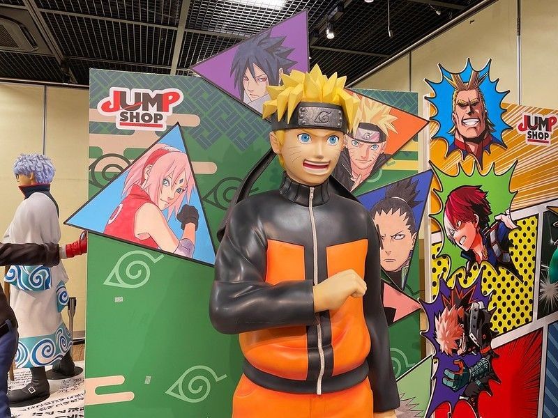Naruto Uzumaki figure in Jump shop.