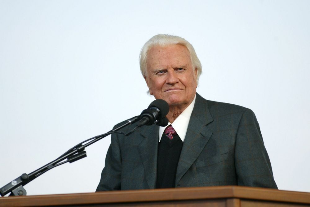 Billy Graham preaches at his crusade June 25, 2005 in Flushing, New York.