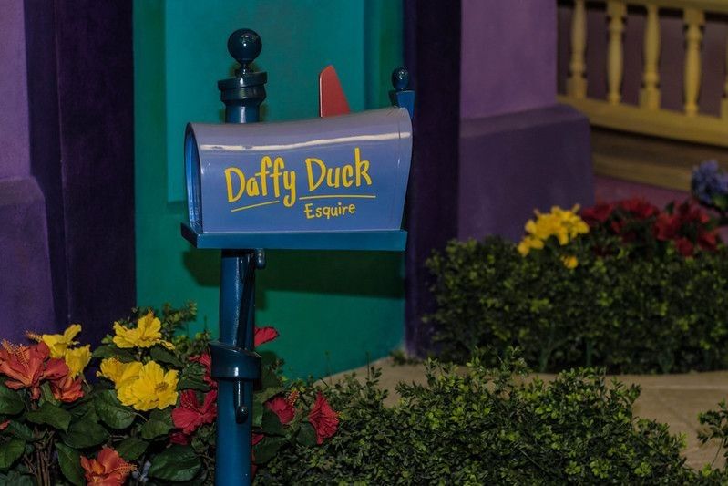 Daffy Duck mailbox from Looney Tunes