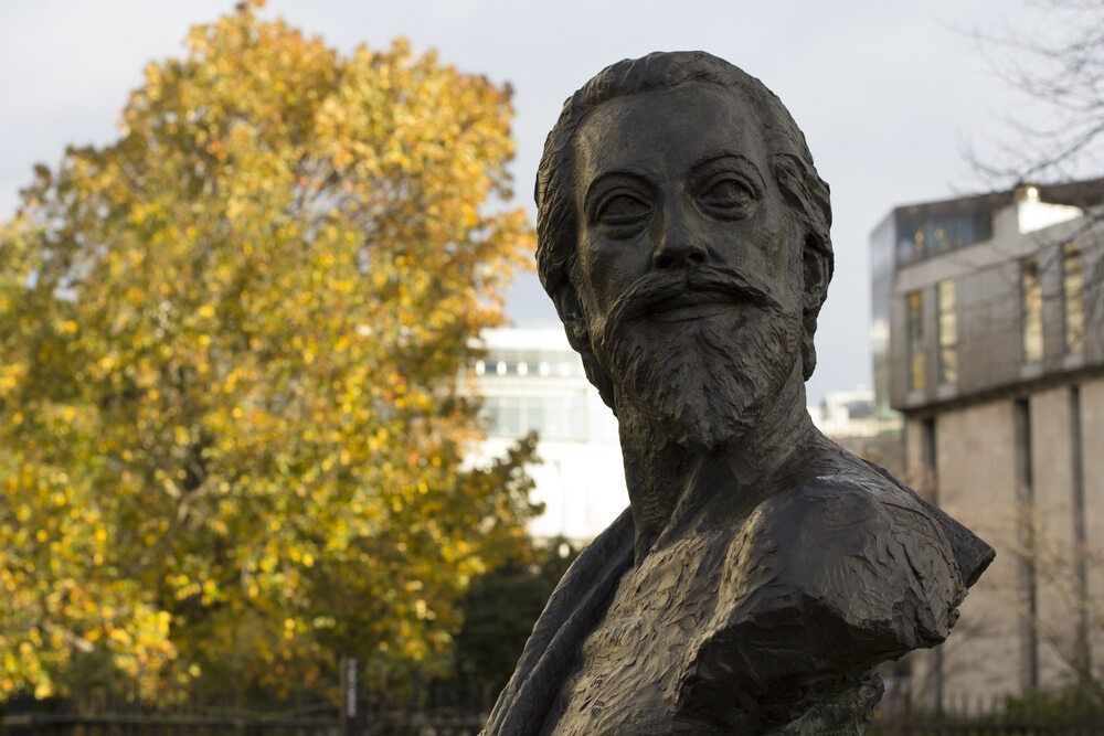 John Donne bust, outside St Paul's Cathedral. 