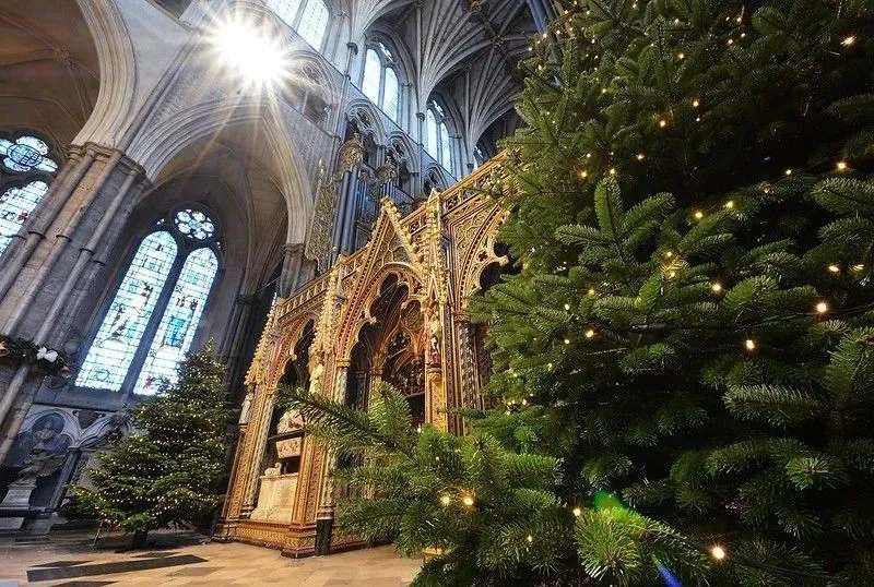 Westminster Abbey is stunning at Christmas